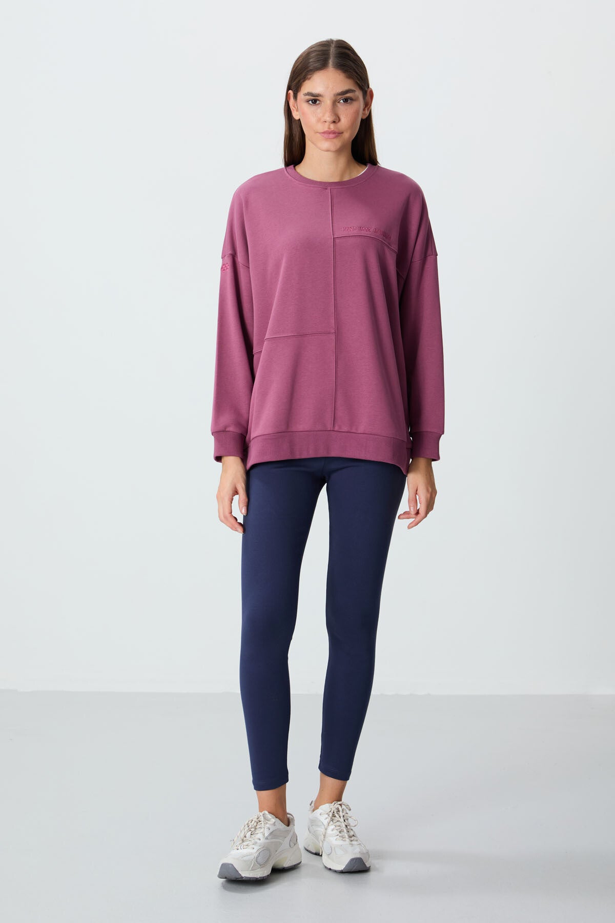 Image of Soft Vişne Kompakt Pamuklu Kalın Pürüzsüz Dokulu O Yaka Oversize Fit Kadın Sweatshirt - 97288