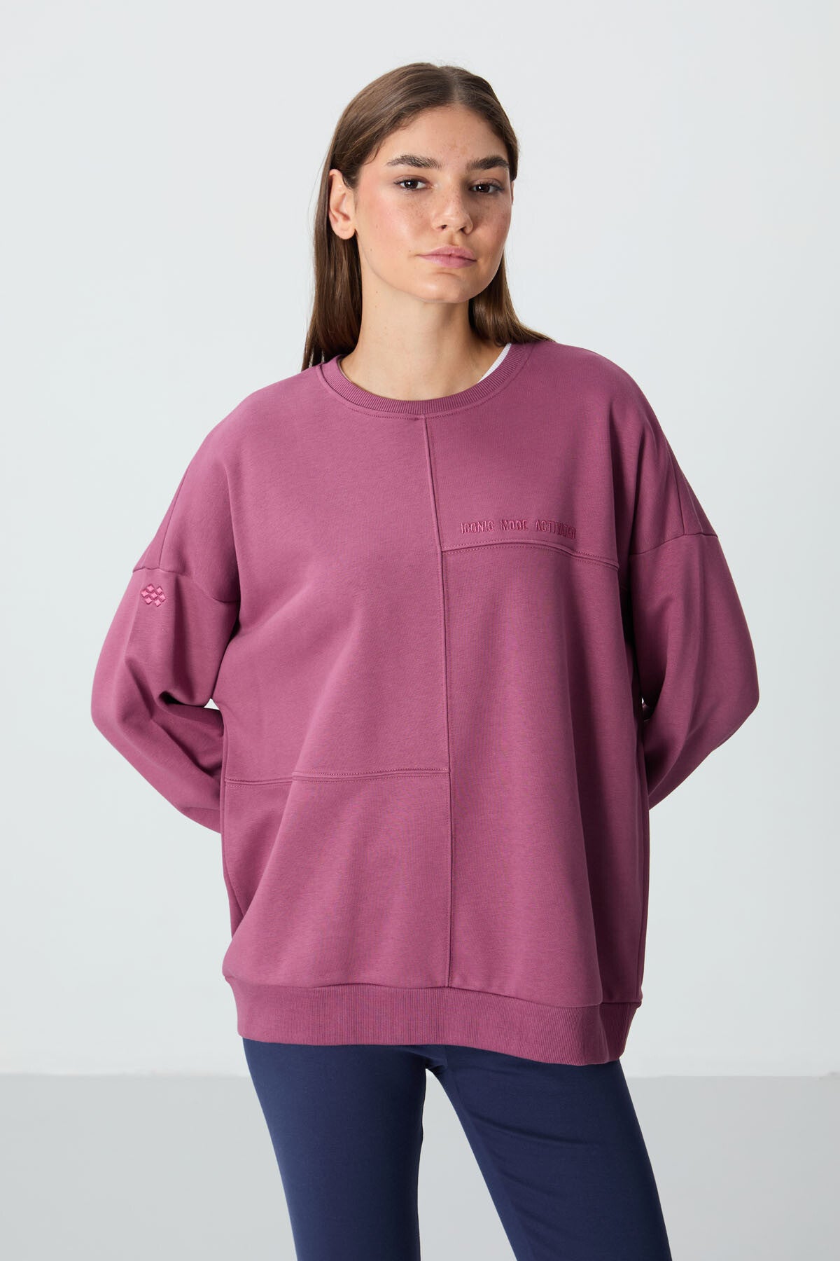 Image of Soft Vişne Kompakt Pamuklu Kalın Pürüzsüz Dokulu O Yaka Oversize Fit Kadın Sweatshirt - 97288