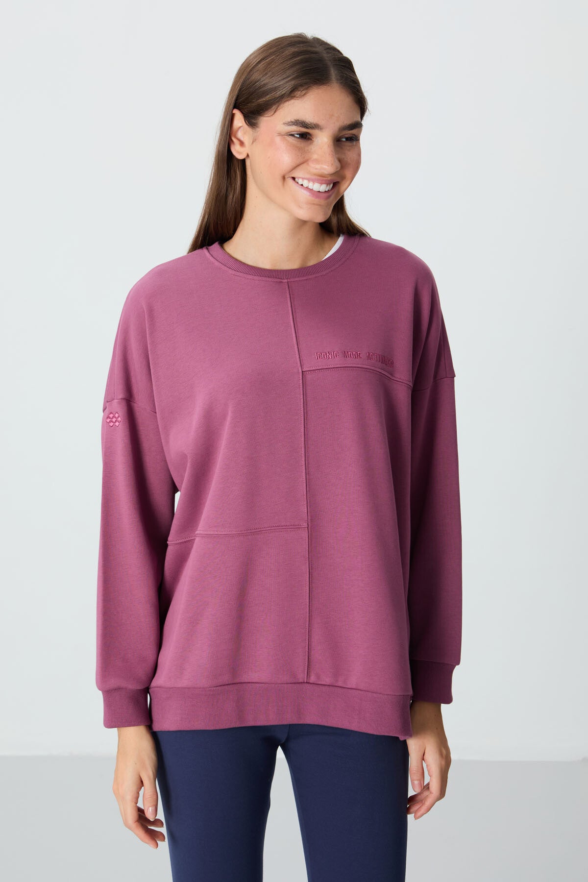 Image of Soft Vişne Kompakt Pamuklu Kalın Pürüzsüz Dokulu O Yaka Oversize Fit Kadın Sweatshirt - 97288