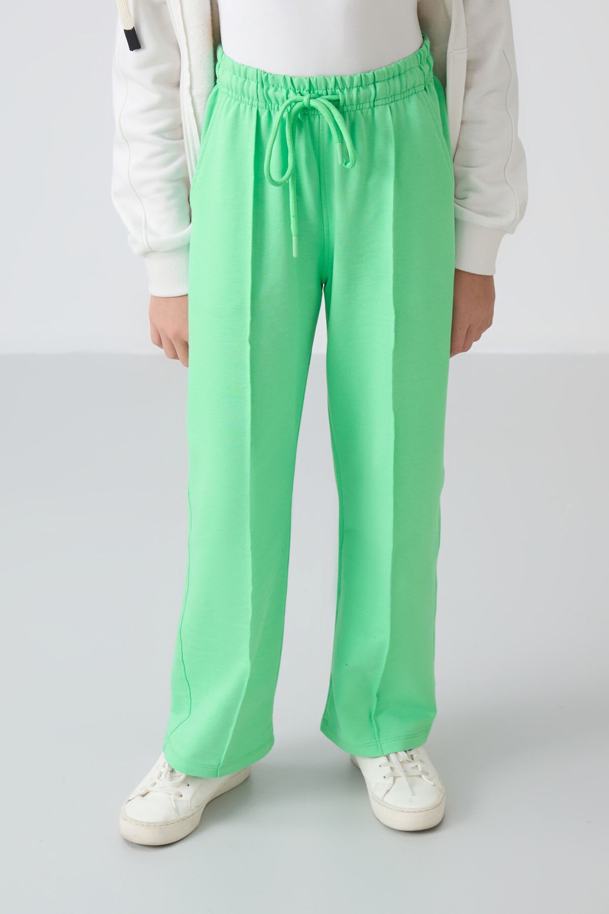 Image of Su Yeşil Cepli Ön Dikiş Detaylı Geniş Paça Kız Çocuk Eşofman Altı -75144