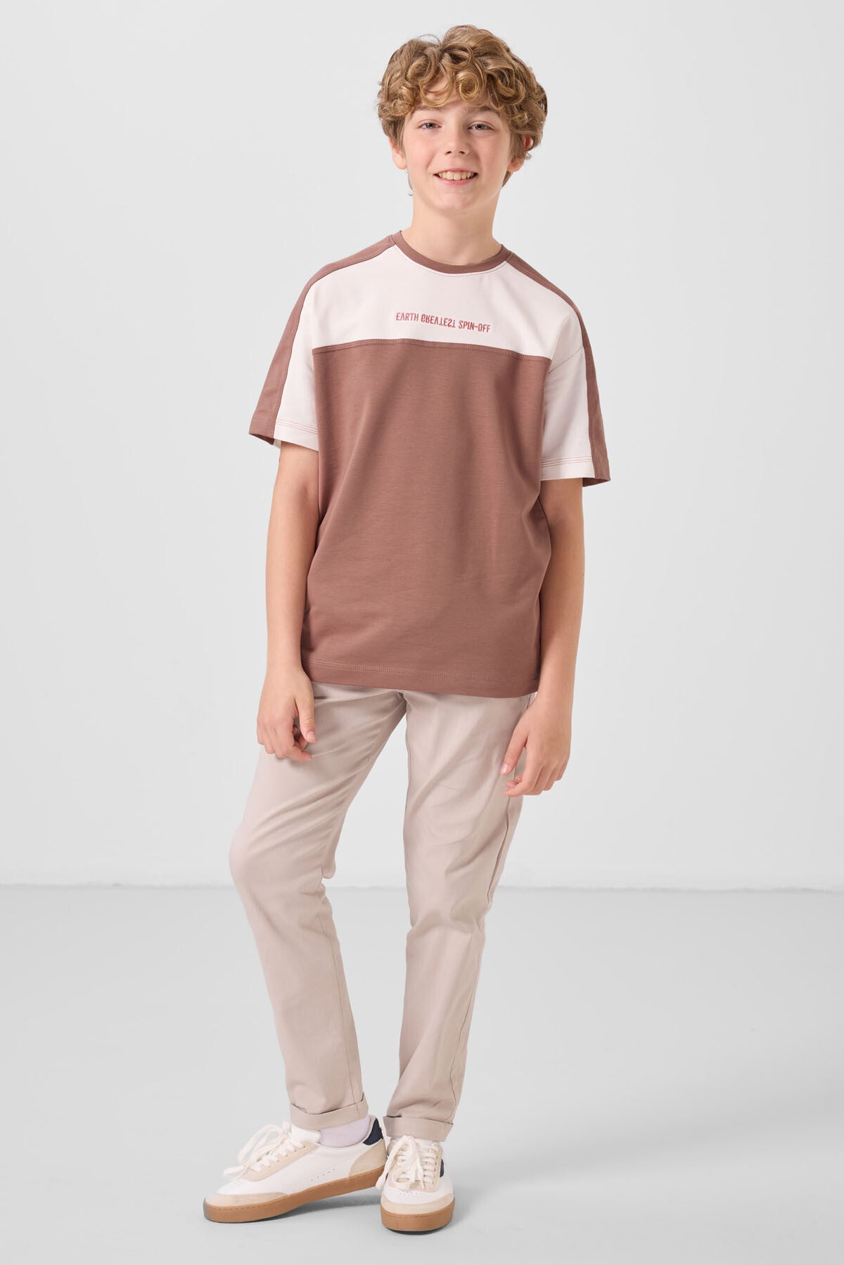 Image of Tarçın Pamuklu Yumuşak Dokulu Oversize Fit Nakışlı Erkek Çocuk T-Shirt - 11290