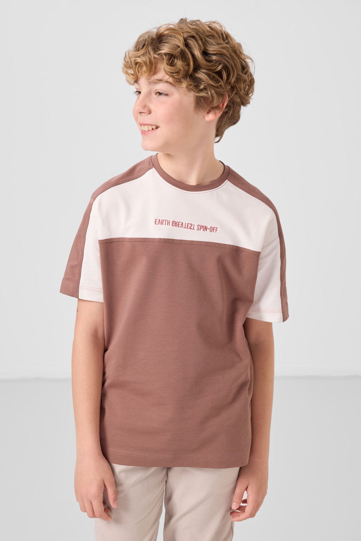 Image of Tarçın Pamuklu Yumuşak Dokulu Oversize Fit Nakışlı Erkek Çocuk T-Shirt - 11290