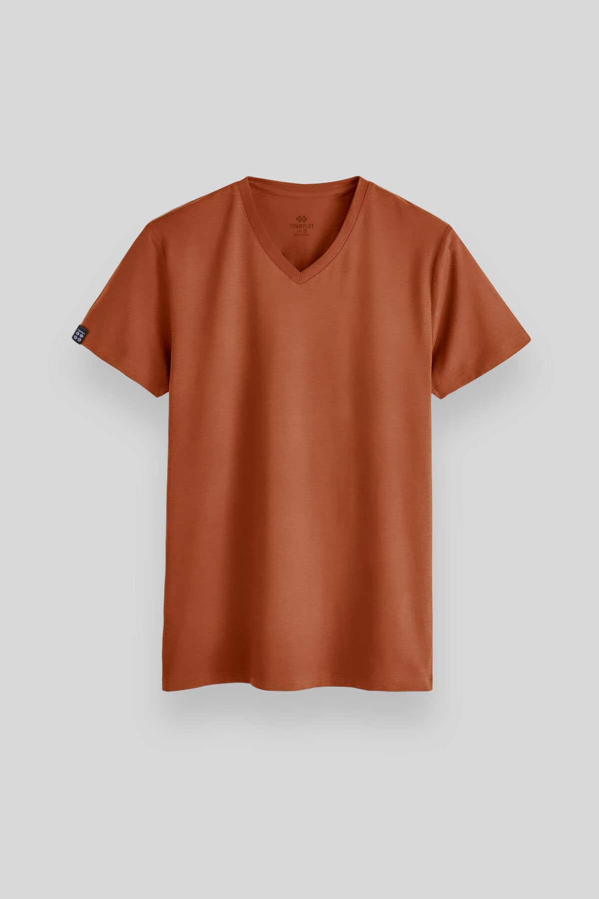 Image of Tricou bărbătesc Cinnamon Basic cu mânecă scurtă, croială standard și decolteu în V - 87912