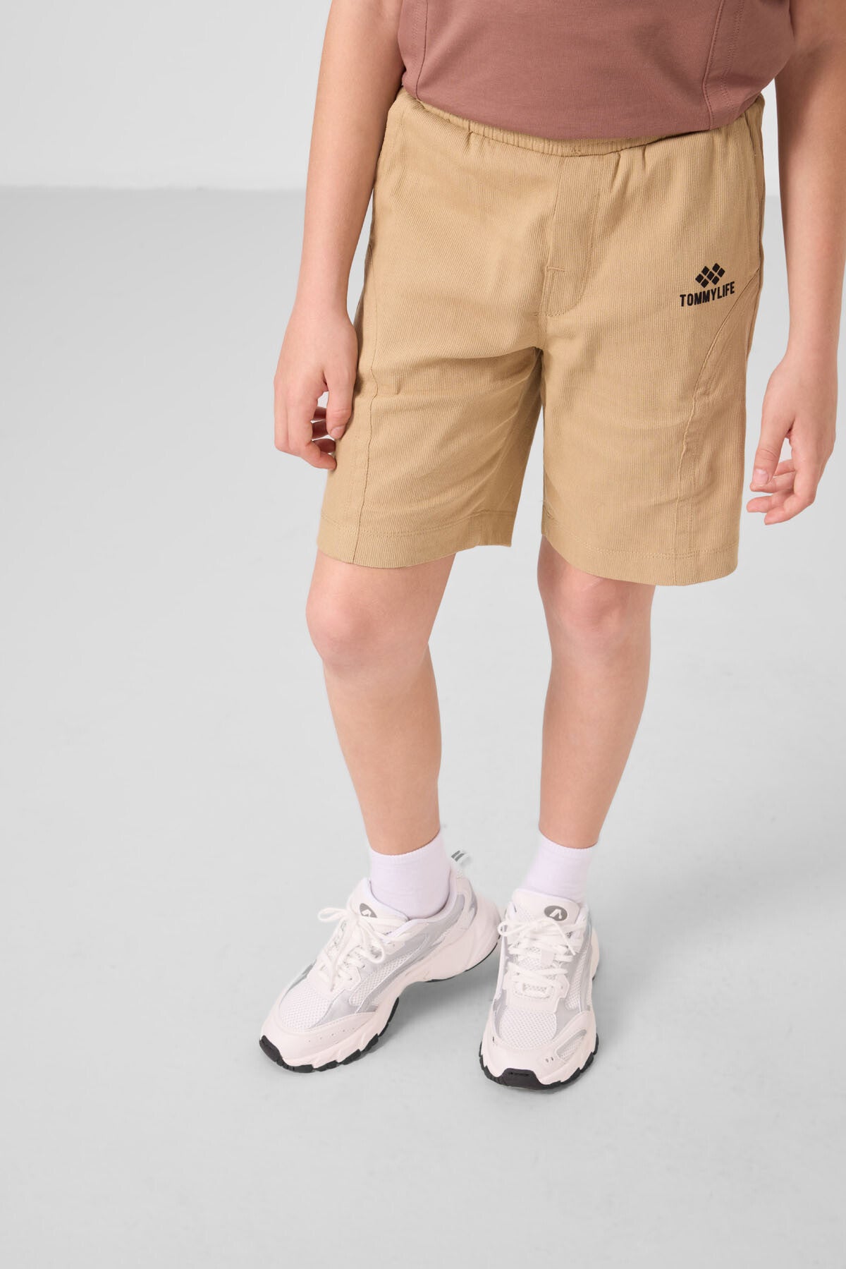Image of Tarçın-Koyu Bej Pamuklu Oversize Fit Dokuma Hafif Esnek Chino Erkek Çocuk Şort Takım - 11276