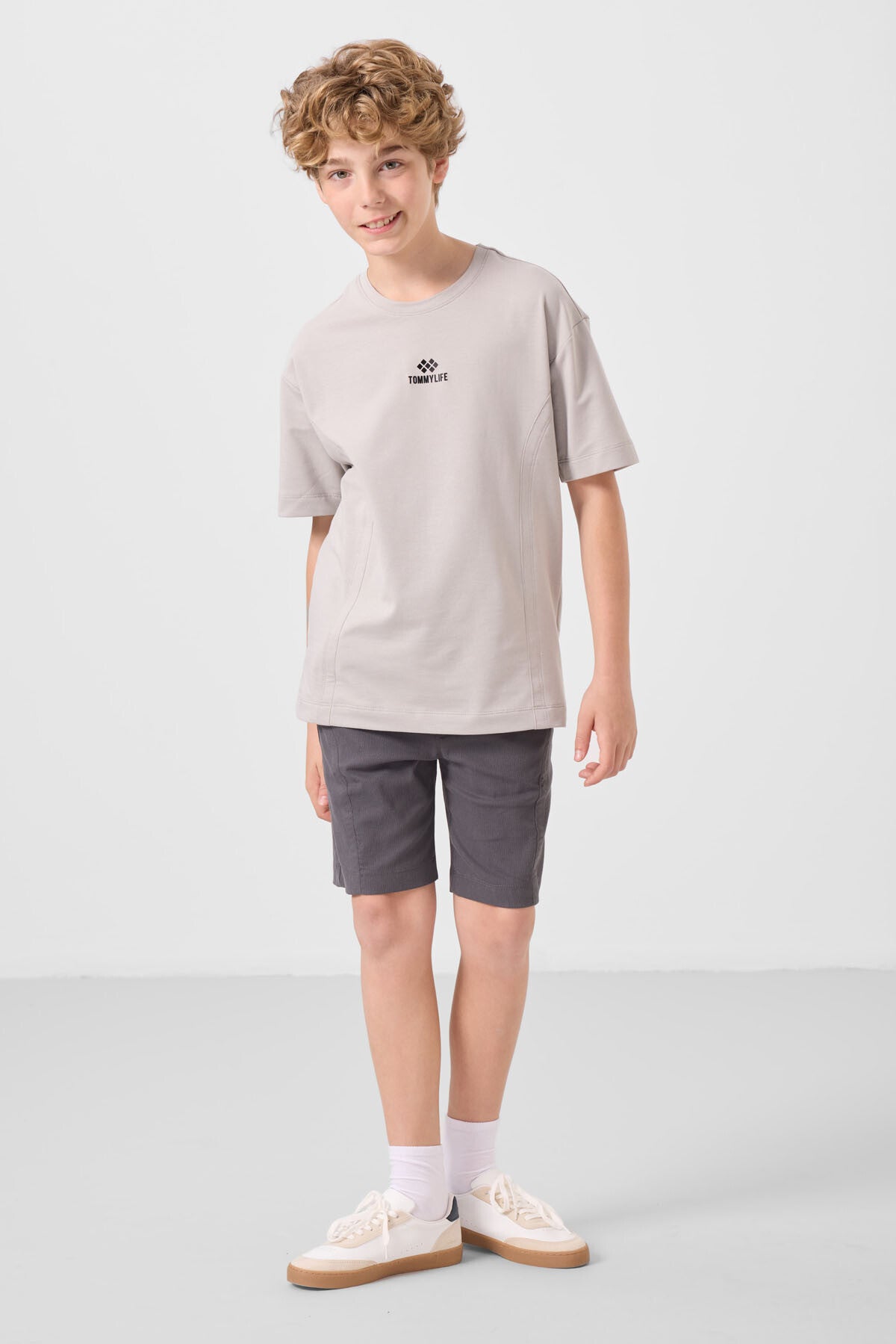 Image of Taş-Antrasit Pamuklu Oversize Fit Dokuma Hafif Esnek Chino Erkek Çocuk Şort Takım - 11276