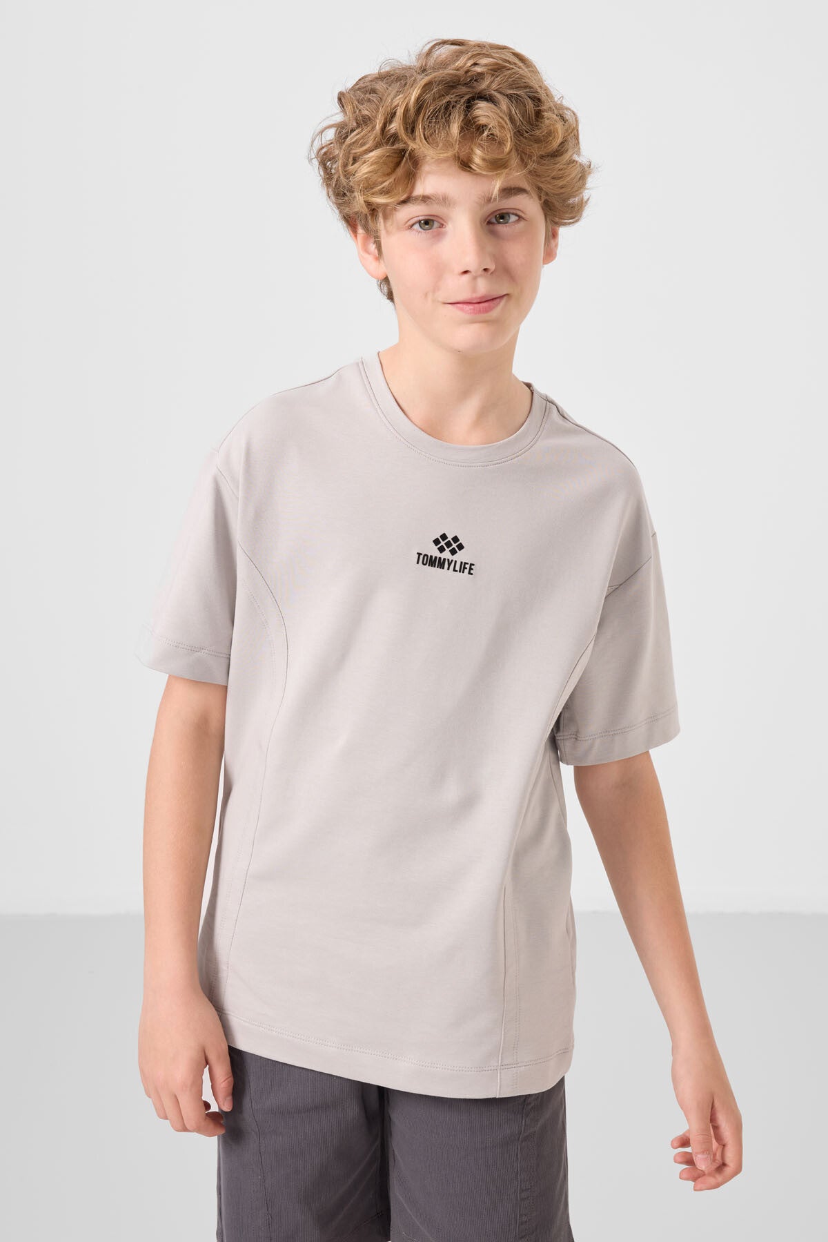 Image of Taş-Antrasit Pamuklu Oversize Fit Dokuma Hafif Esnek Chino Erkek Çocuk Şort Takım - 11276