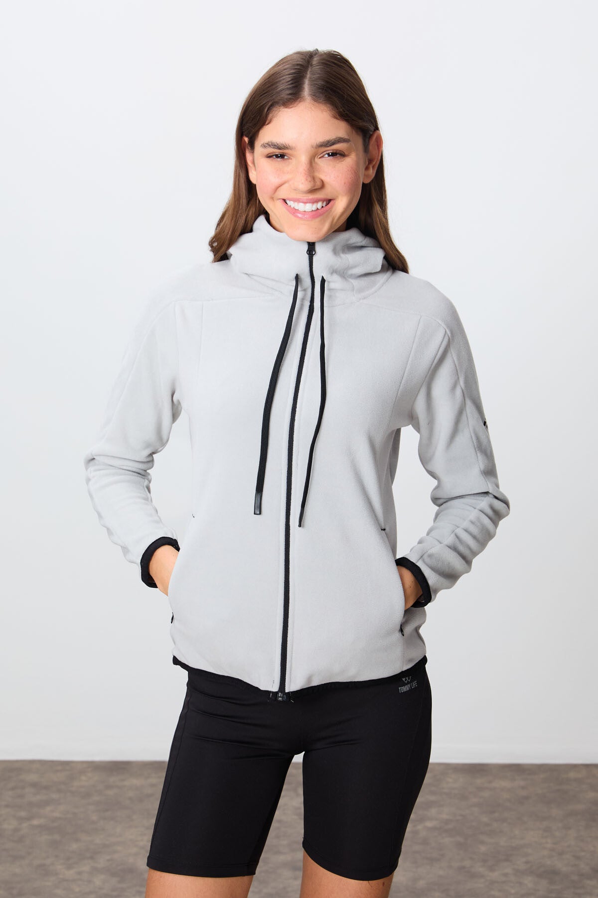 Image of Taş Kalın Yumuşak Dokulu Kapüşonlu Standart Fit Nakışlı Polar Kadın Sweatshirt -97287