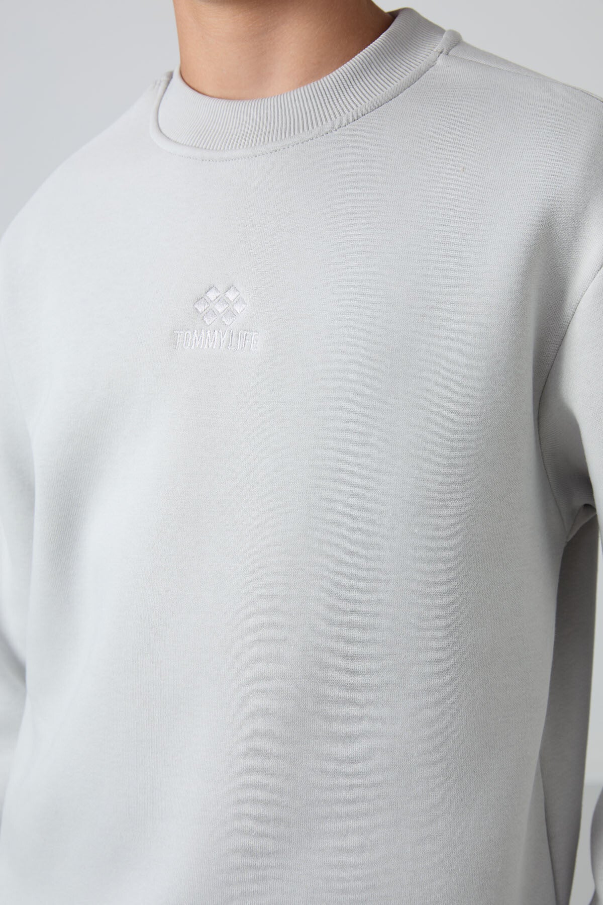 Image of Taş Pamuklu Kalın İçi Tüylü Yumuşak Dokulu Standart Fit Nakışlı Erkek Çocuk Sweatshirt - 11232