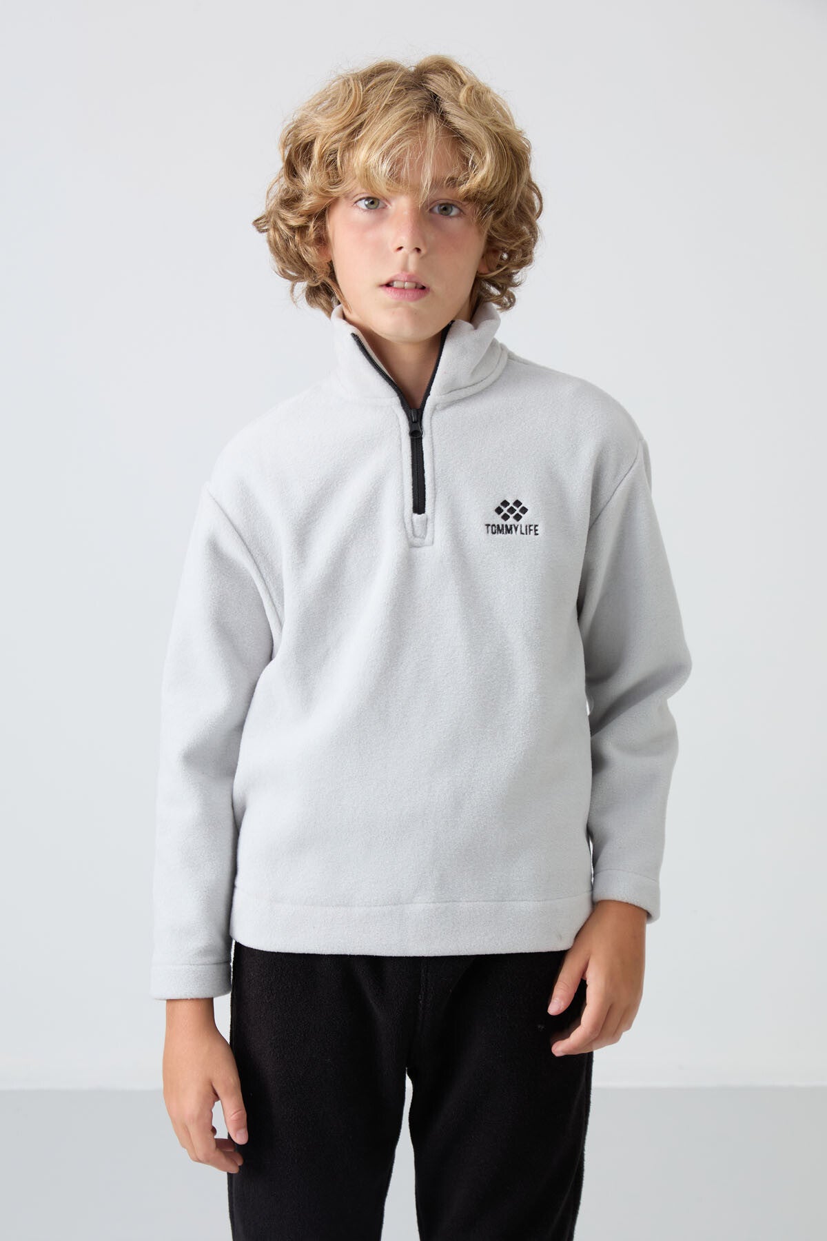 Image of Taş Kalın Yumuşak Dokulu Standart Fit Nakışlı Polar Erkek Çocuk Sweatshirt - 11221