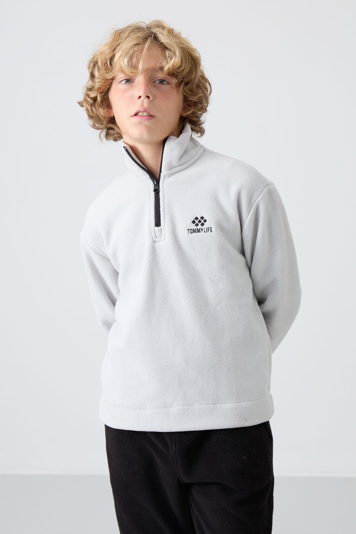 Image of Taş Kalın Yumuşak Dokulu Standart Fit Nakışlı Polar Erkek Çocuk Sweatshirt - 11221