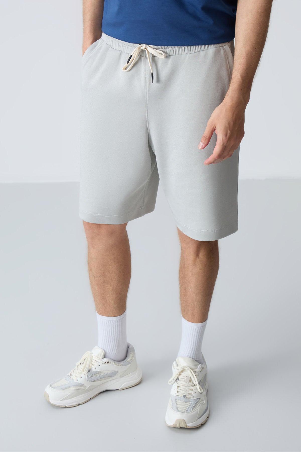 Image of Taş Pamuklu Kalın Yumuşak Dokulu Standart Fit Basic Erkek Şort  - 81275