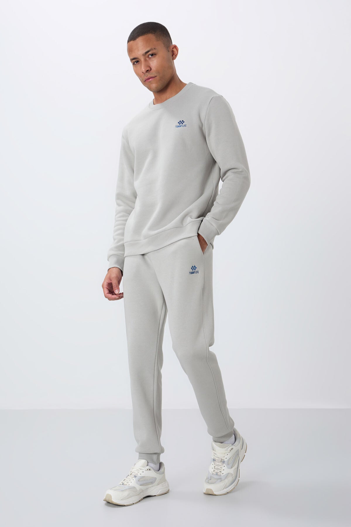 Image of Taş Pamuklu Kalın İçi Tüylü Yumuşak Dokulu Comfort Fit Nakışlı Erkek Eşofman Takım -85265
