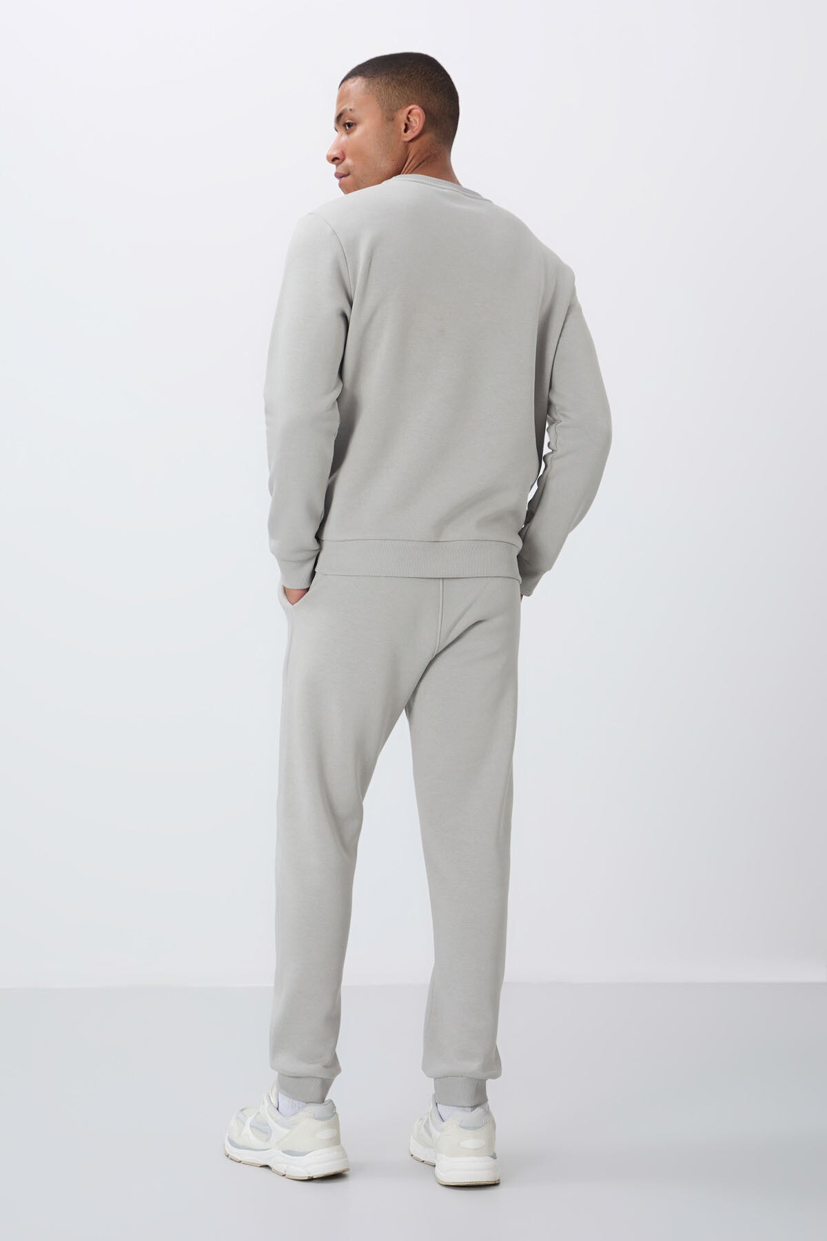 Image of Taş Pamuklu Kalın İçi Tüylü Yumuşak Dokulu Comfort Fit Nakışlı Erkek Eşofman Takım -85265
