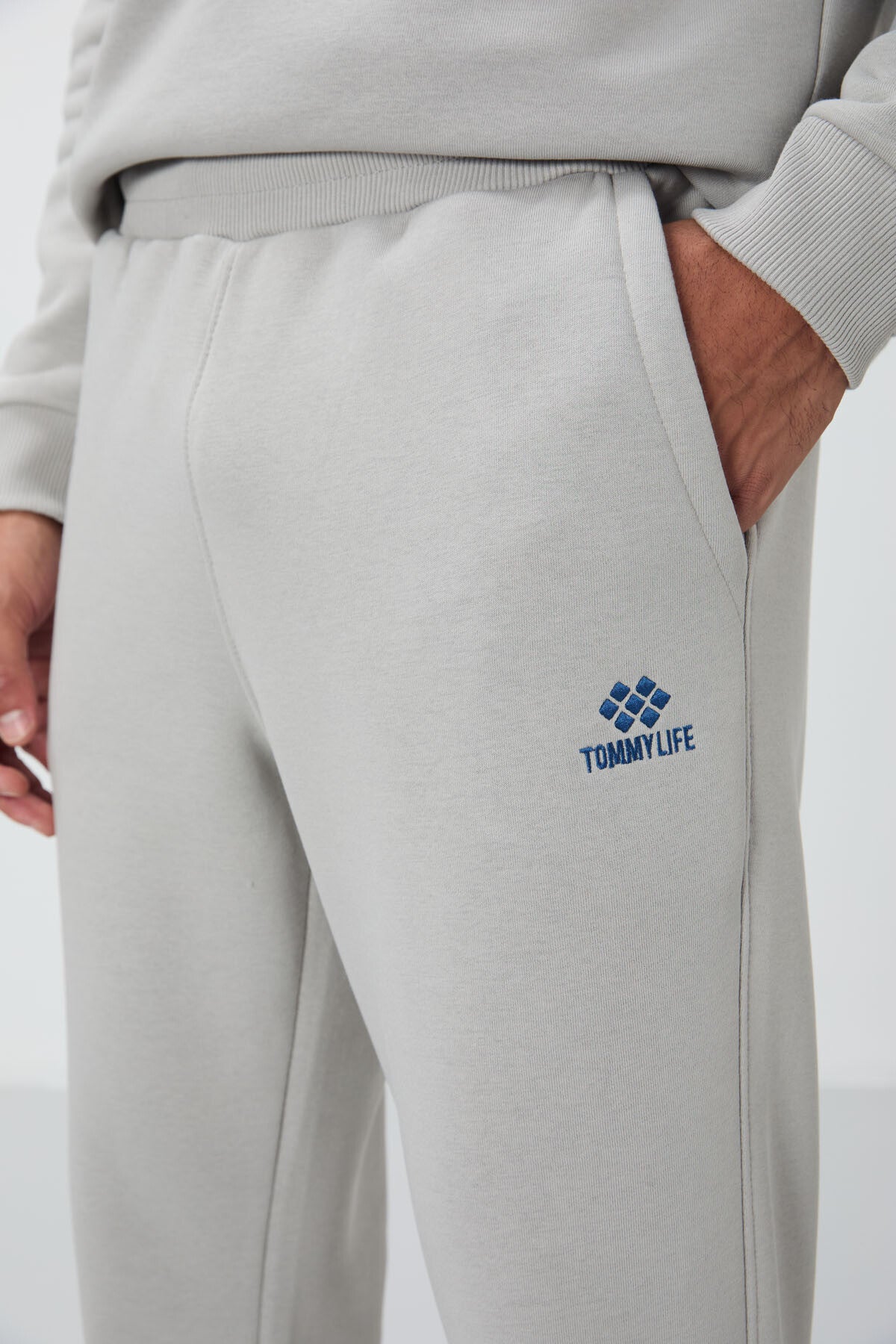 Image of Taş Pamuklu Kalın İçi Tüylü Yumuşak Dokulu Comfort Fit Nakışlı Erkek Eşofman Takım -85265