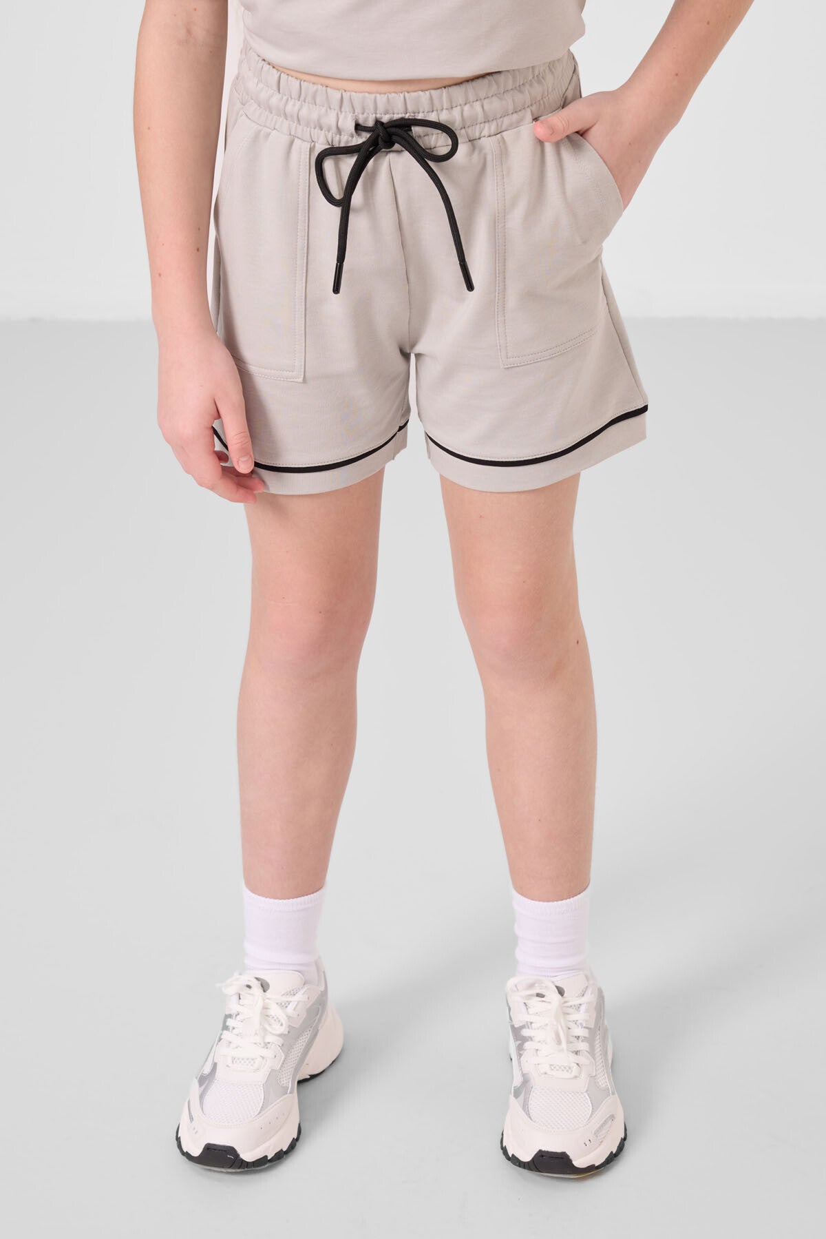 Image of Taş Pamuklu Yumuşak Dokulu Standart Fit Basic Kız Çocuk Şort Takım - 75183