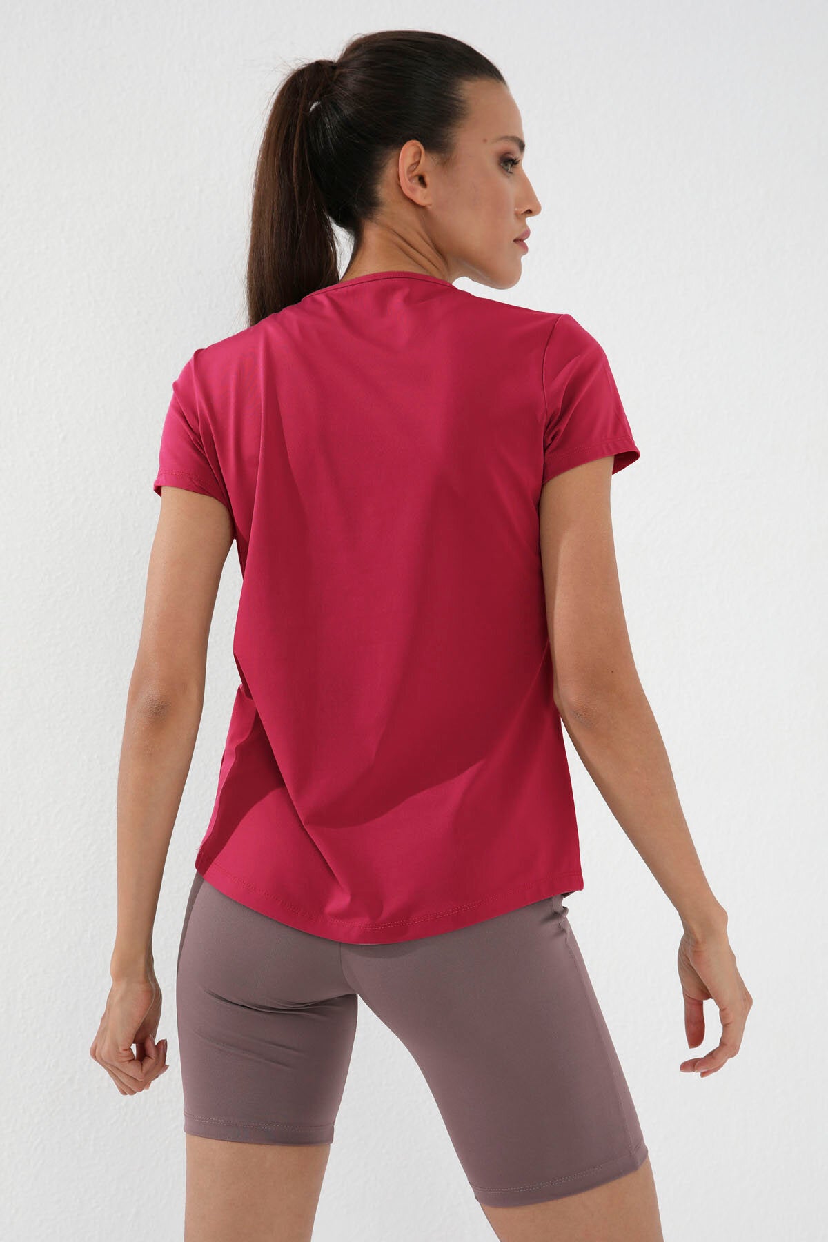 Image of Viva Red Basic Short Sleeve Standard Fit Crew Neck Women's T-Shirt - 97144