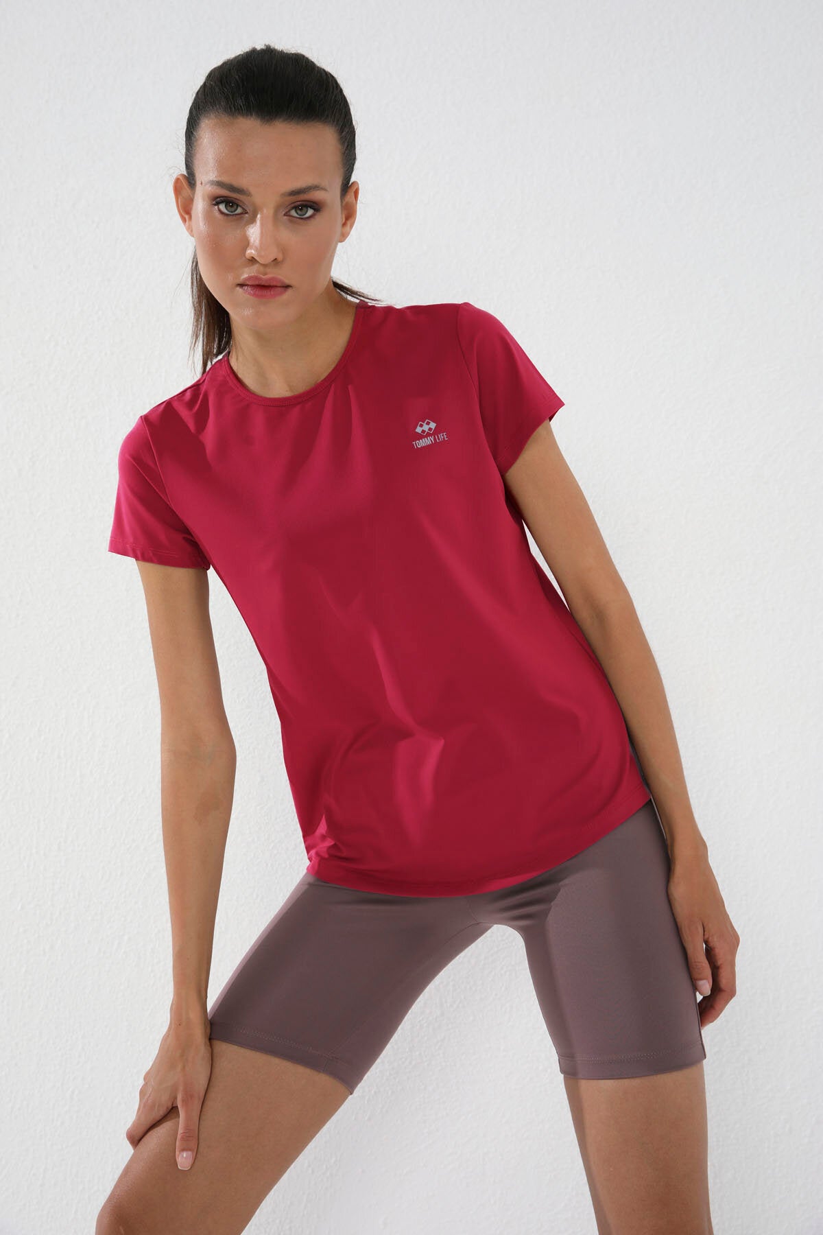 Image of Viva Kırmızı Basic Kısa Kol Standart Kalıp O Yaka Kadın T-Shirt - 97144