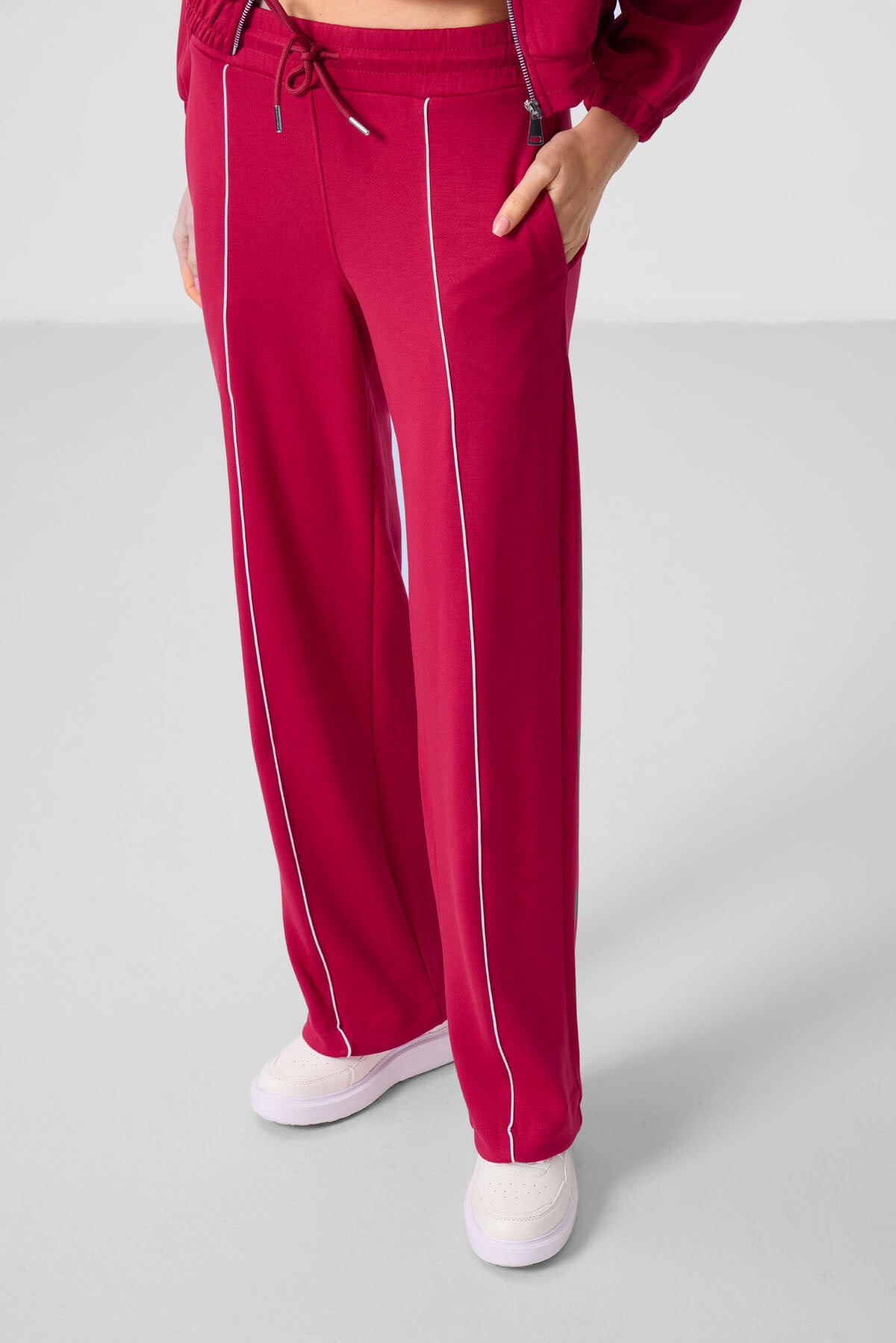 Image of Viva Kırmızı Yumuşak Dokulu Dik Yaka Oversize Lastikli Kadın Eşofman Takım - 95349