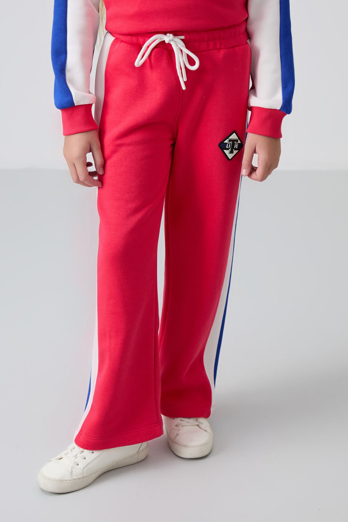 Image of Viva Kırmızı O Yaka Geniş Paça Standart Fit Baskılı Kız Çocuk Eşofman Takım - 75165