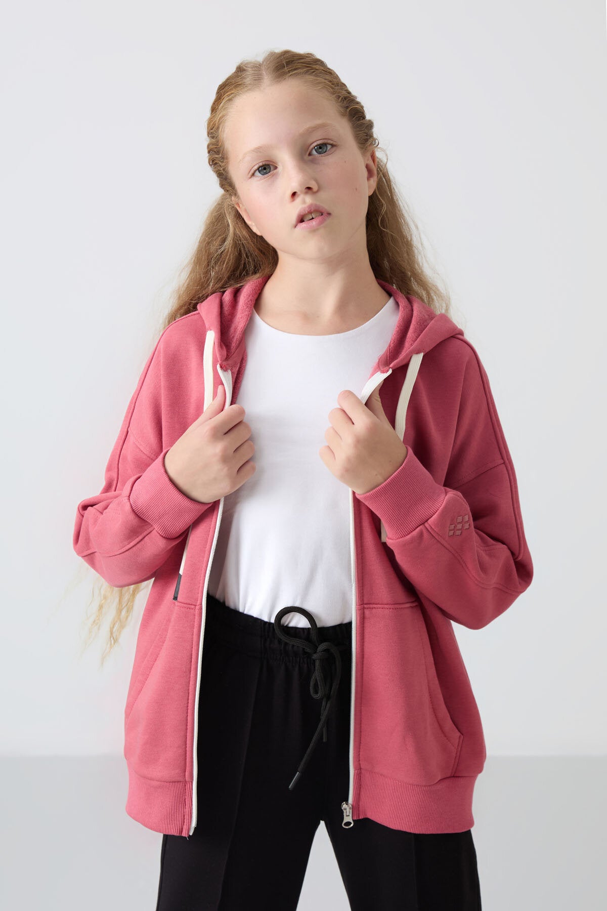 Image of Yaban Gülü Pamuklu İçi Tüylü Yumuşak Dokulu Standart Fit Nakışlı Kız Çocuk Sweatshirt - 75149
