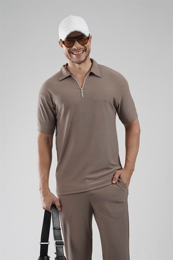 Image of Regular fit pants and t-shirt set with zip-up collar.