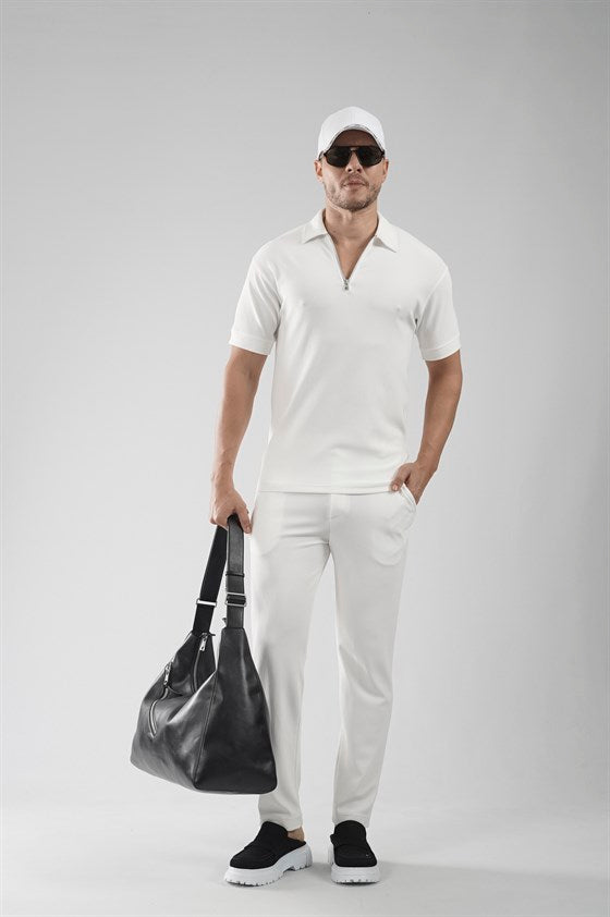 Image of Set format din pantaloni și tricou cu croială regulată și guler cu fermoar.