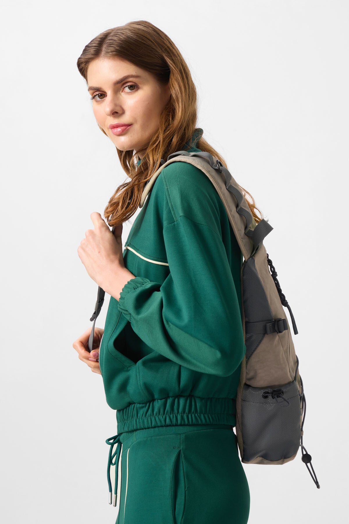 Image of Yeşil Yumuşak Dokulu Dik Yaka Oversize Lastikli Kadın Eşofman Takım - 95349